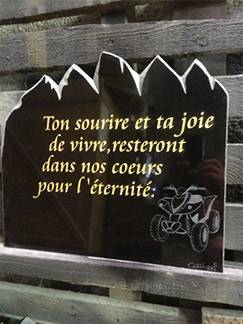 plaque commémorative gravée